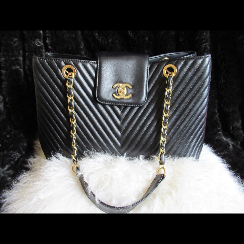 Lightly used authentic lambskin Chanel Tote